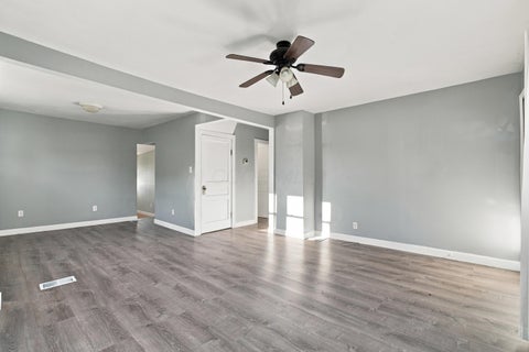 Tiny photo for 33 W Postal Avenue, Newark, OH 43055 (MLS # 226039866)