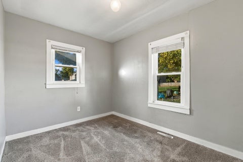 Tiny photo for 33 W Postal Avenue, Newark, OH 43055 (MLS # 226039866)
