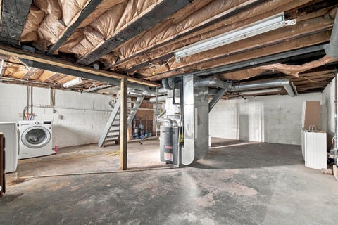Tiny photo for 33 W Postal Avenue, Newark, OH 43055 (MLS # 226039866)