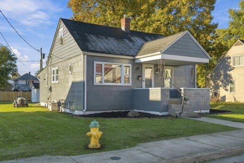 Tiny photo for 33 W Postal Avenue, Newark, OH 43055 (MLS # 226039866)