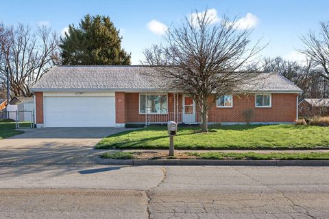 Photo of 634 Martin Drive, Xenia, OH 45385 (MLS # 226009061)