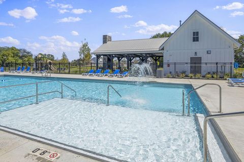 Tiny photo for 364 Oakmont Drive, Commercial Point, OH 43116 (MLS # 226017612)