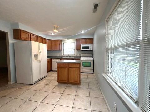 Tiny photo for 1301 Old Henderson Road, Columbus, OH 43220 (MLS # 226000758)