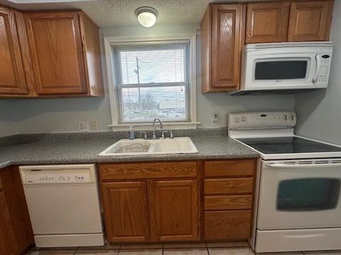 Tiny photo for 1301 Old Henderson Road, Columbus, OH 43220 (MLS # 226000758)