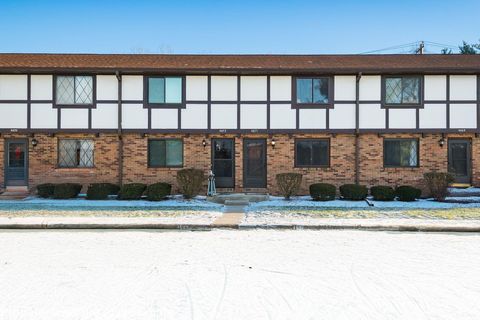 Photo of 4871 Berryhill Court, Columbus, OH 43230 (MLS # 226001546)