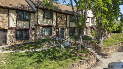 Photo of 3032 Blendon Woods Boulevard, Columbus, OH 43231 (MLS # 226032976)