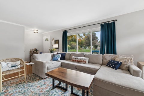 Tiny photo for 602 E Cooke Road, Columbus, OH 43214 (MLS # 226039359)
