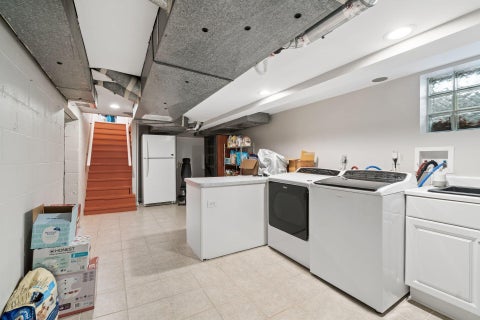 Tiny photo for 602 E Cooke Road, Columbus, OH 43214 (MLS # 226039359)