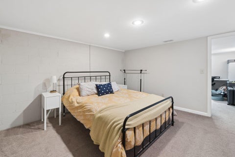 Tiny photo for 602 E Cooke Road, Columbus, OH 43214 (MLS # 226039359)