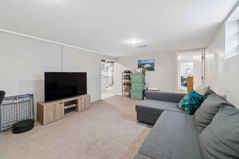 Tiny photo for 602 E Cooke Road, Columbus, OH 43214 (MLS # 226039359)