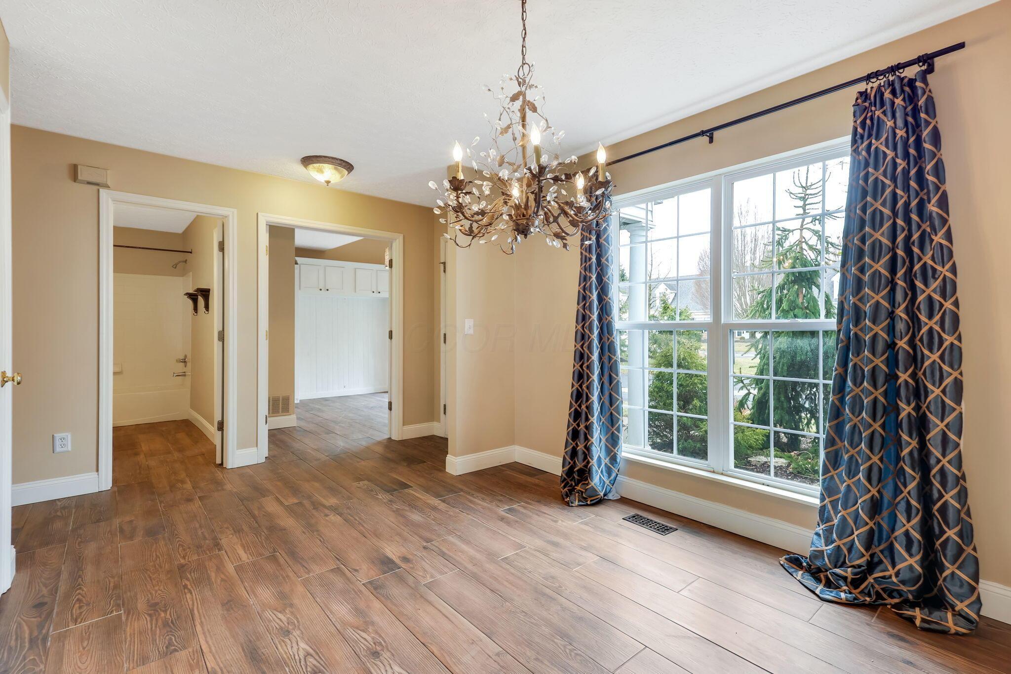 8442 Lazelle Village Drive, Lewis Center, Ohio image 3