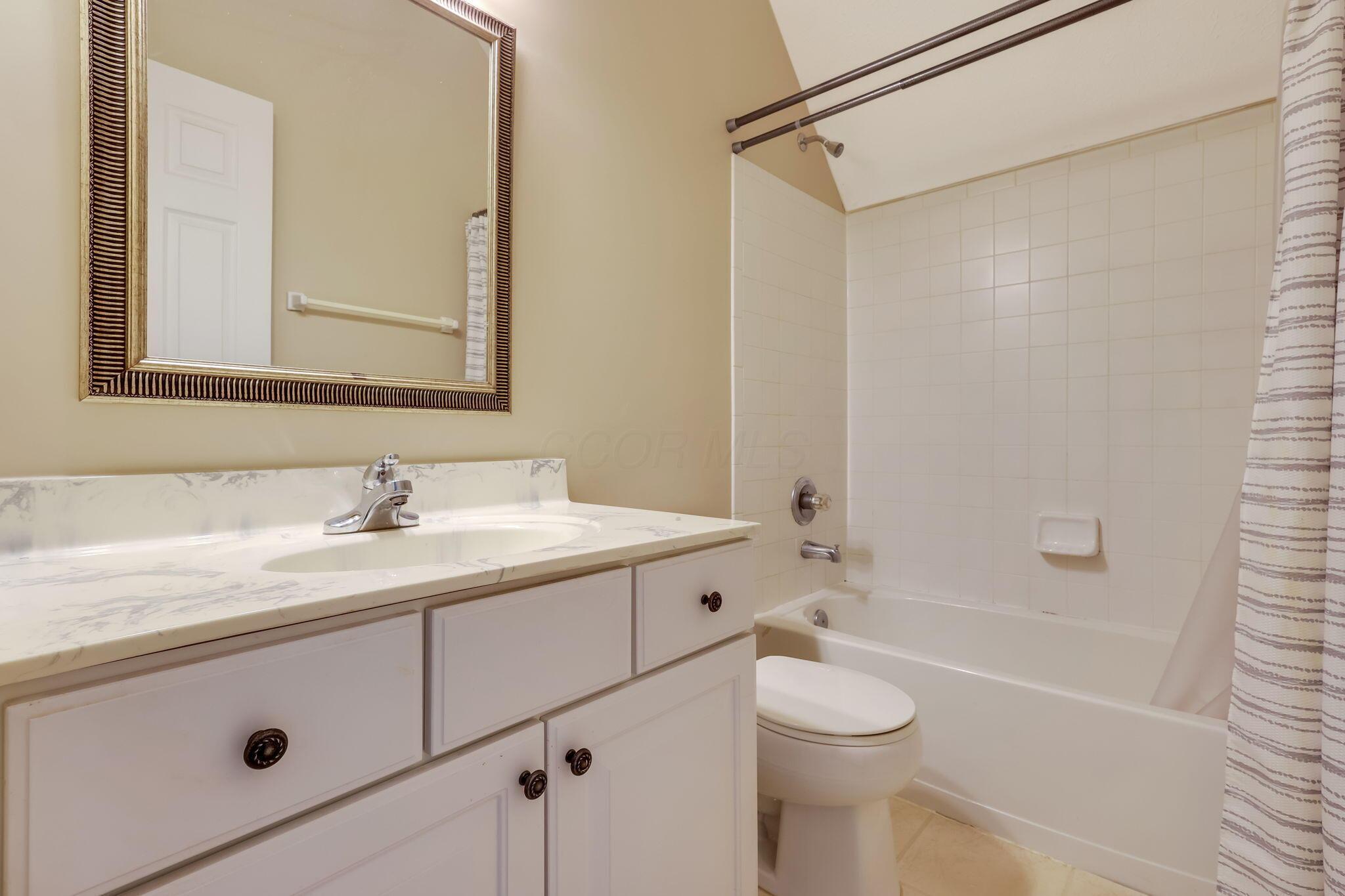 8442 Lazelle Village Drive, Lewis Center, Ohio image 33