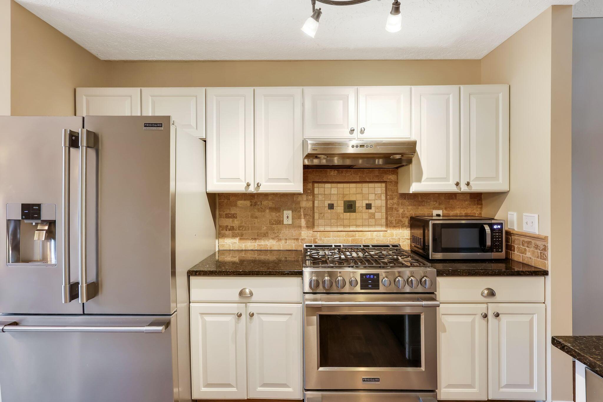 8442 Lazelle Village Drive, Lewis Center, Ohio image 11