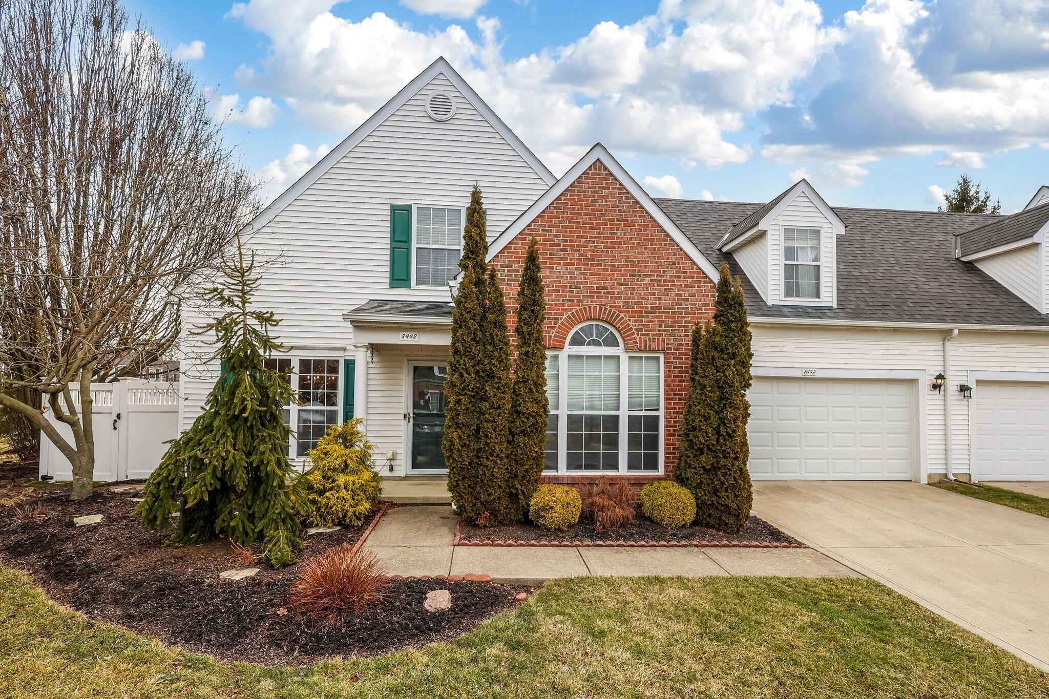 8442 Lazelle Village Drive, Lewis Center, Ohio image 1