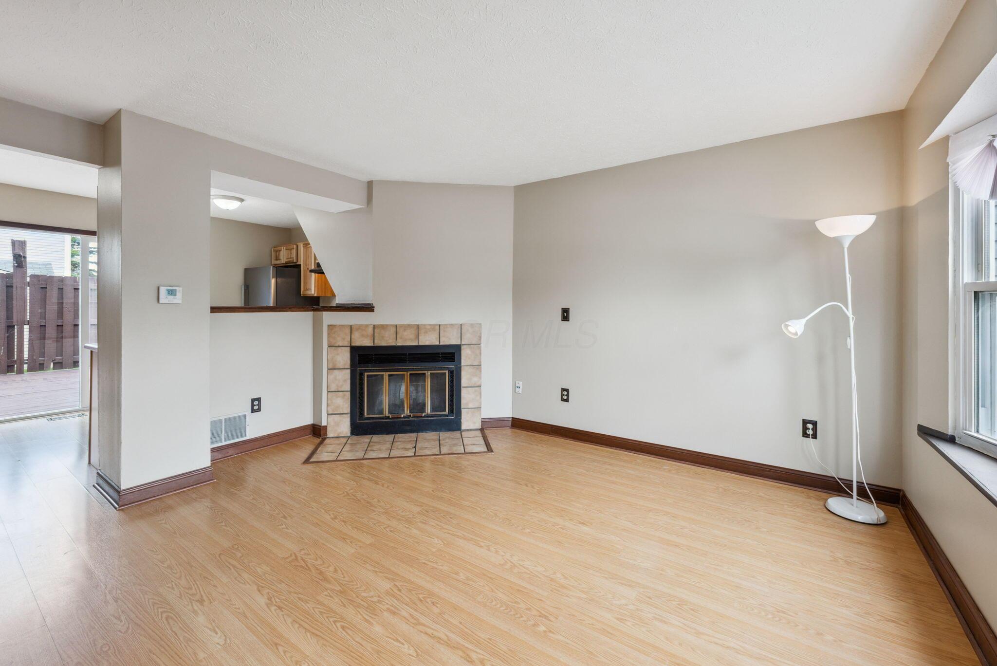 926 Worthington Woods Boulevard #16, Columbus, Ohio image 4