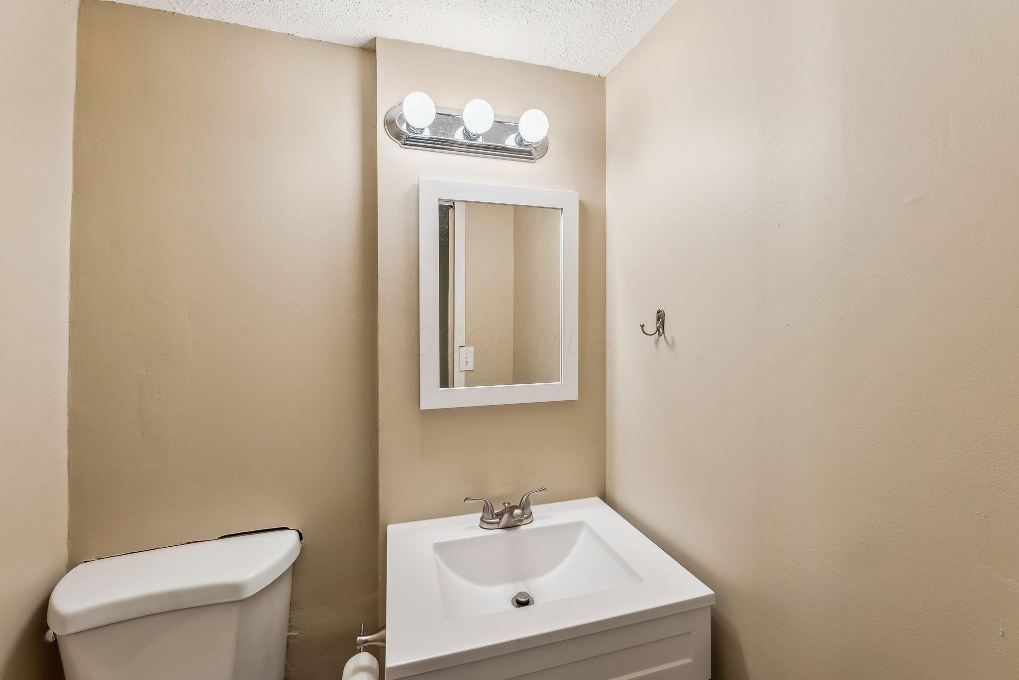 926 Worthington Woods Boulevard #16, Columbus, Ohio image 29