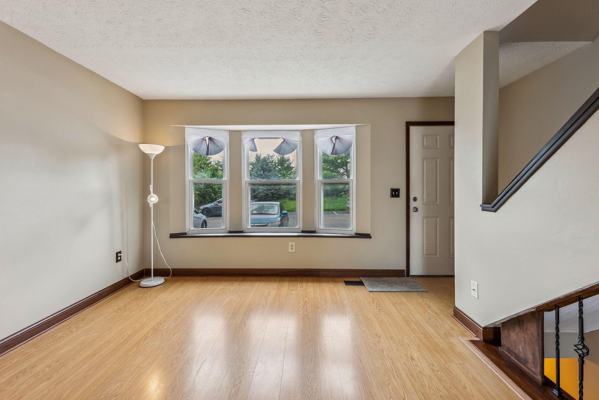 926 Worthington Woods Boulevard #16, Columbus, Ohio image 6