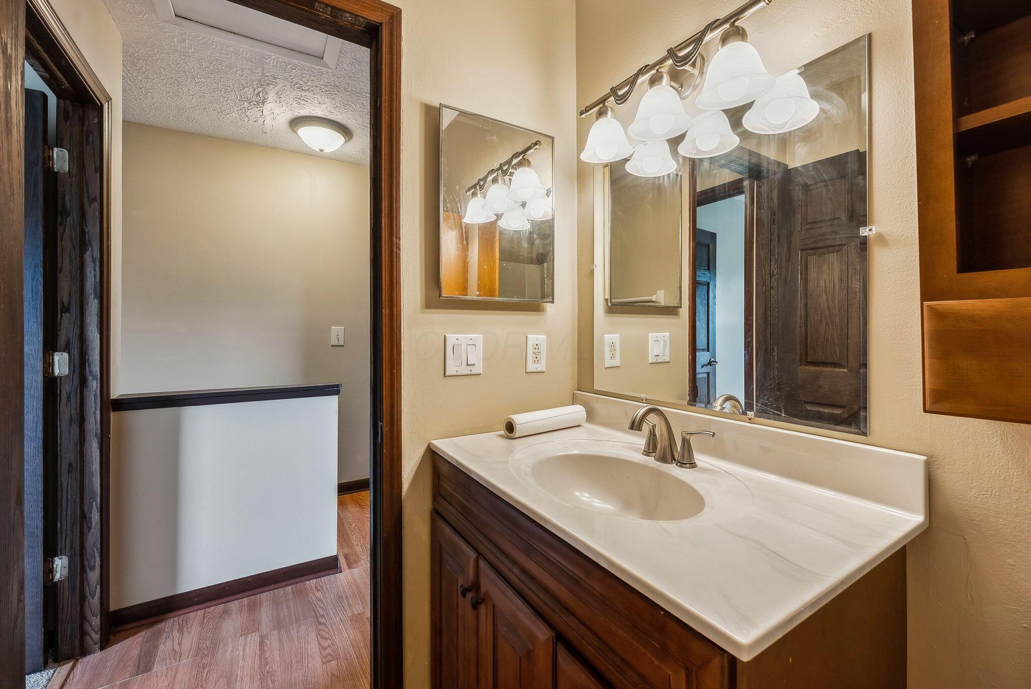 926 Worthington Woods Boulevard #16, Columbus, Ohio image 19