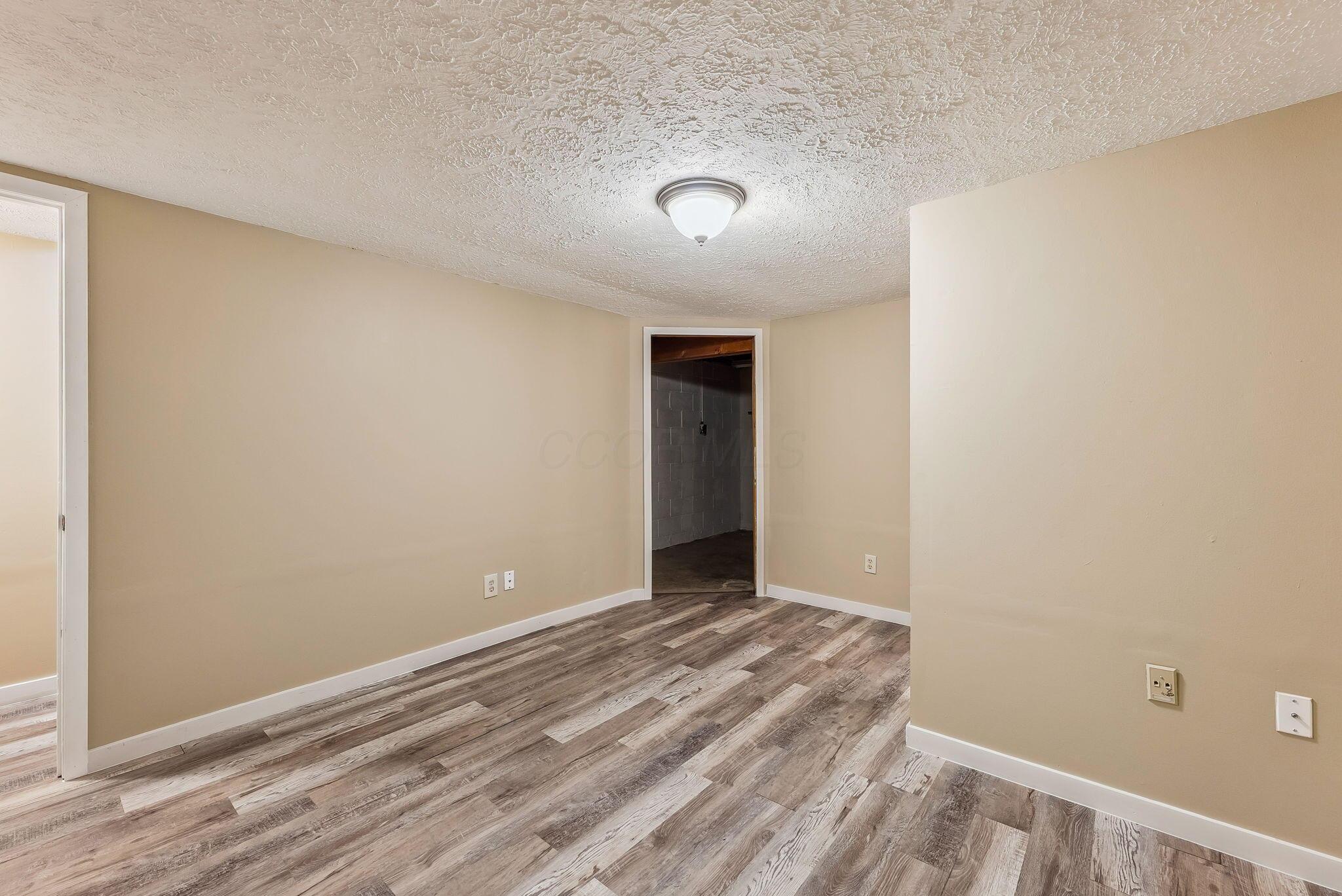 926 Worthington Woods Boulevard #16, Columbus, Ohio image 28
