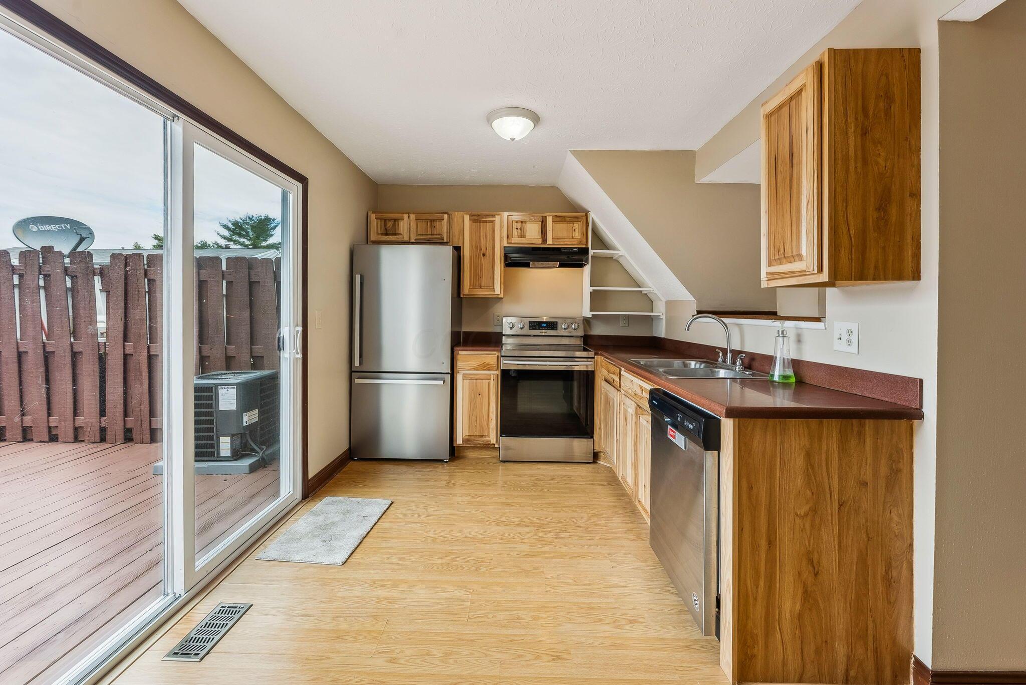926 Worthington Woods Boulevard #16, Columbus, Ohio image 9