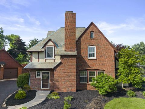Photo of 1872 Stanford Road, Columbus, OH 43212 (MLS # 226018841)
