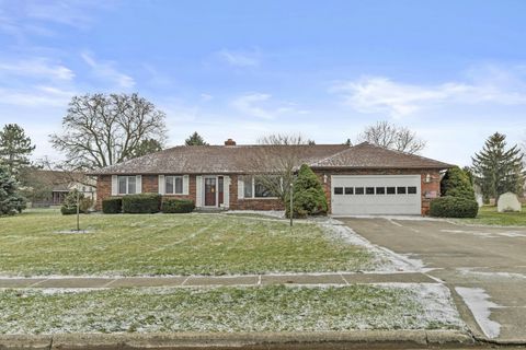 Photo of 334 Thames Court, London, OH 43140 (MLS # 225046313)