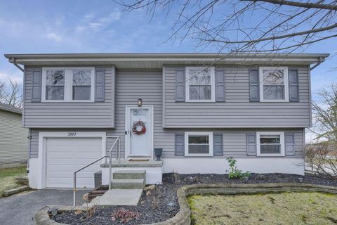 Photo of 3197 Strathburn Court, Dublin, OH 43017 (MLS # 226001270)