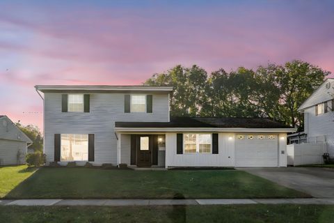 Photo of 5340 Edgeview Road, Columbus, OH 43207 (MLS # 225039846)