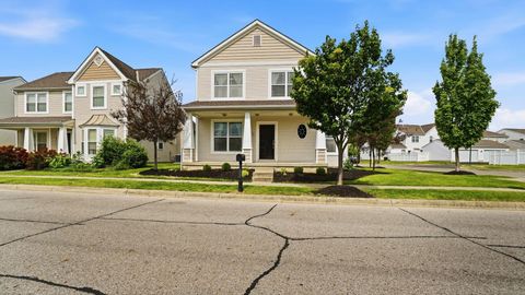 Photo of 4721 Sahalee Drive, Grove City, OH 43123 (MLS # 226017840)