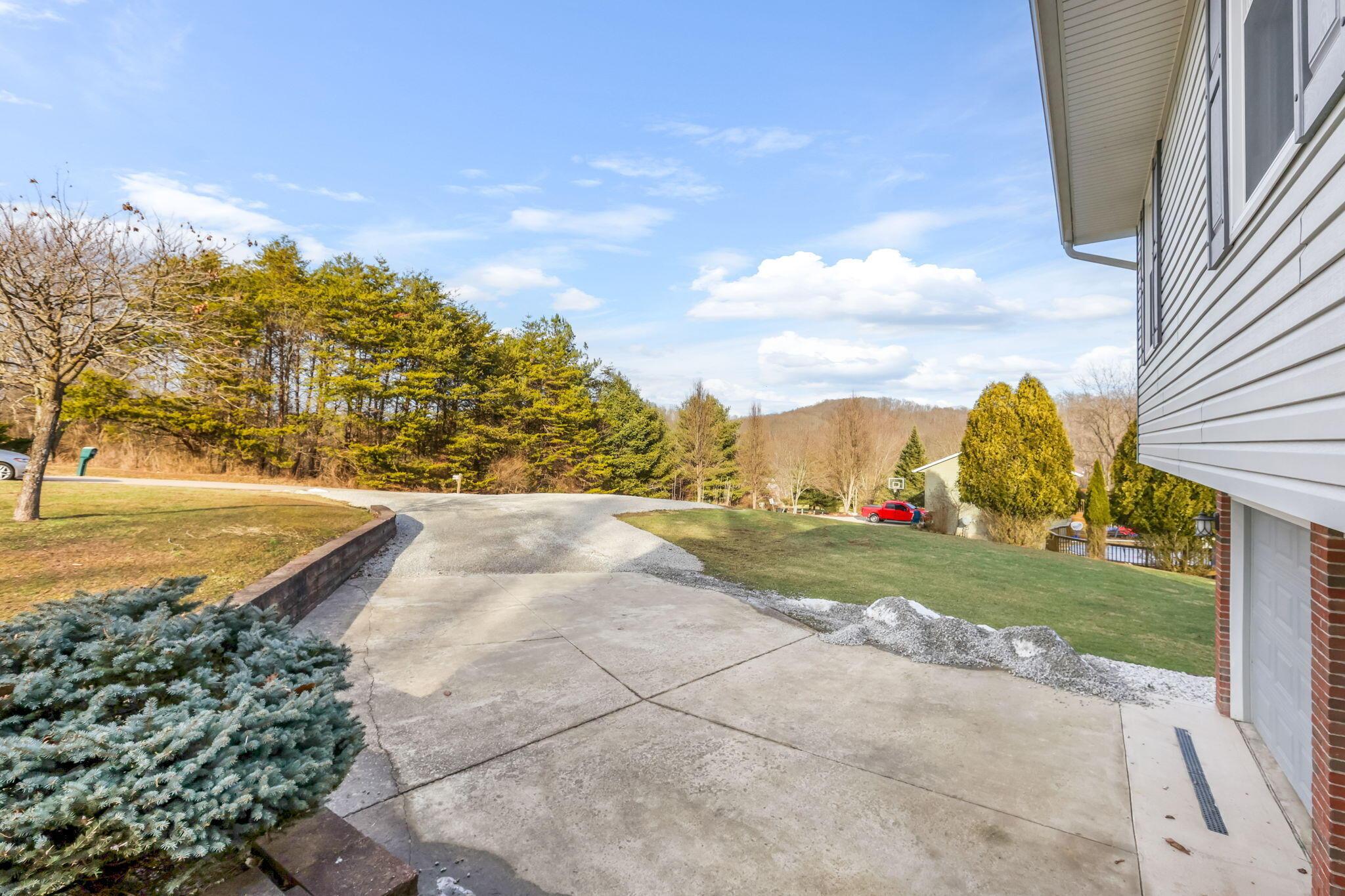 31443 Deerfield Drive, Logan, Ohio image 7