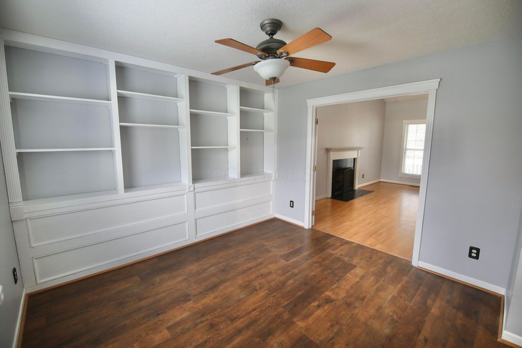 Photo of 4400 Greensbury Drive, New Albany, OH 43054 (MLS # 226001003)