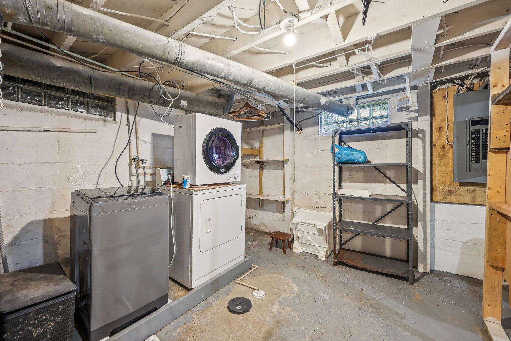 1754 E Kenworth Road, Columbus, Ohio image 33
