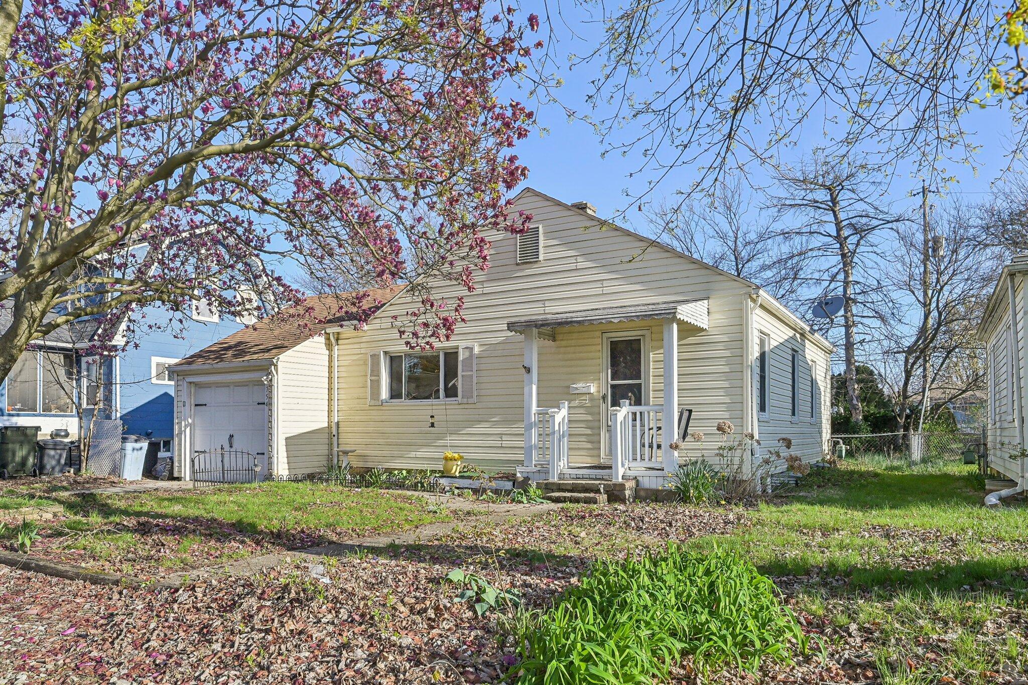 1754 E Kenworth Road, Columbus, Ohio image 8