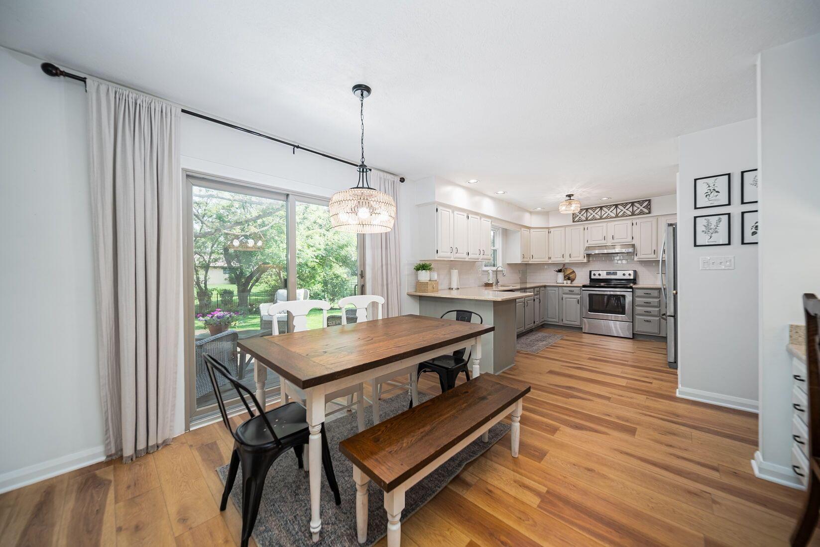 Grove City, Ohio 43123, United States, 4 Bedrooms Bedrooms, ,3 BathroomsBathrooms,Residential,Contingent,161330