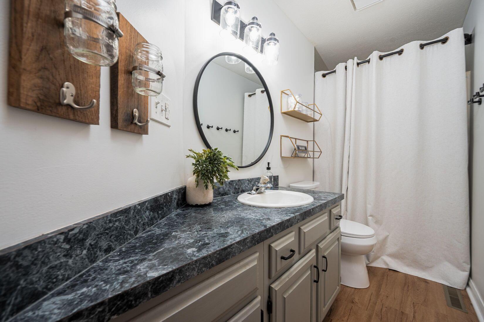 Grove City, Ohio 43123, United States, 4 Bedrooms Bedrooms, ,3 BathroomsBathrooms,Residential,Contingent,161330