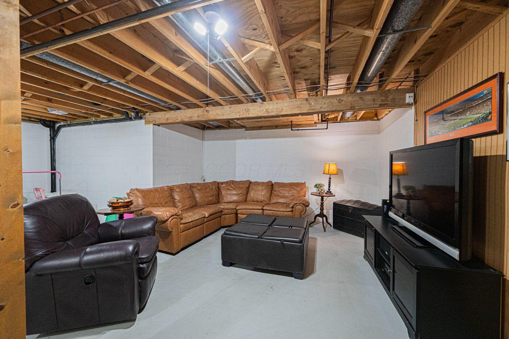 Grove City, Ohio 43123, United States, 4 Bedrooms Bedrooms, ,3 BathroomsBathrooms,Residential,Contingent,161330