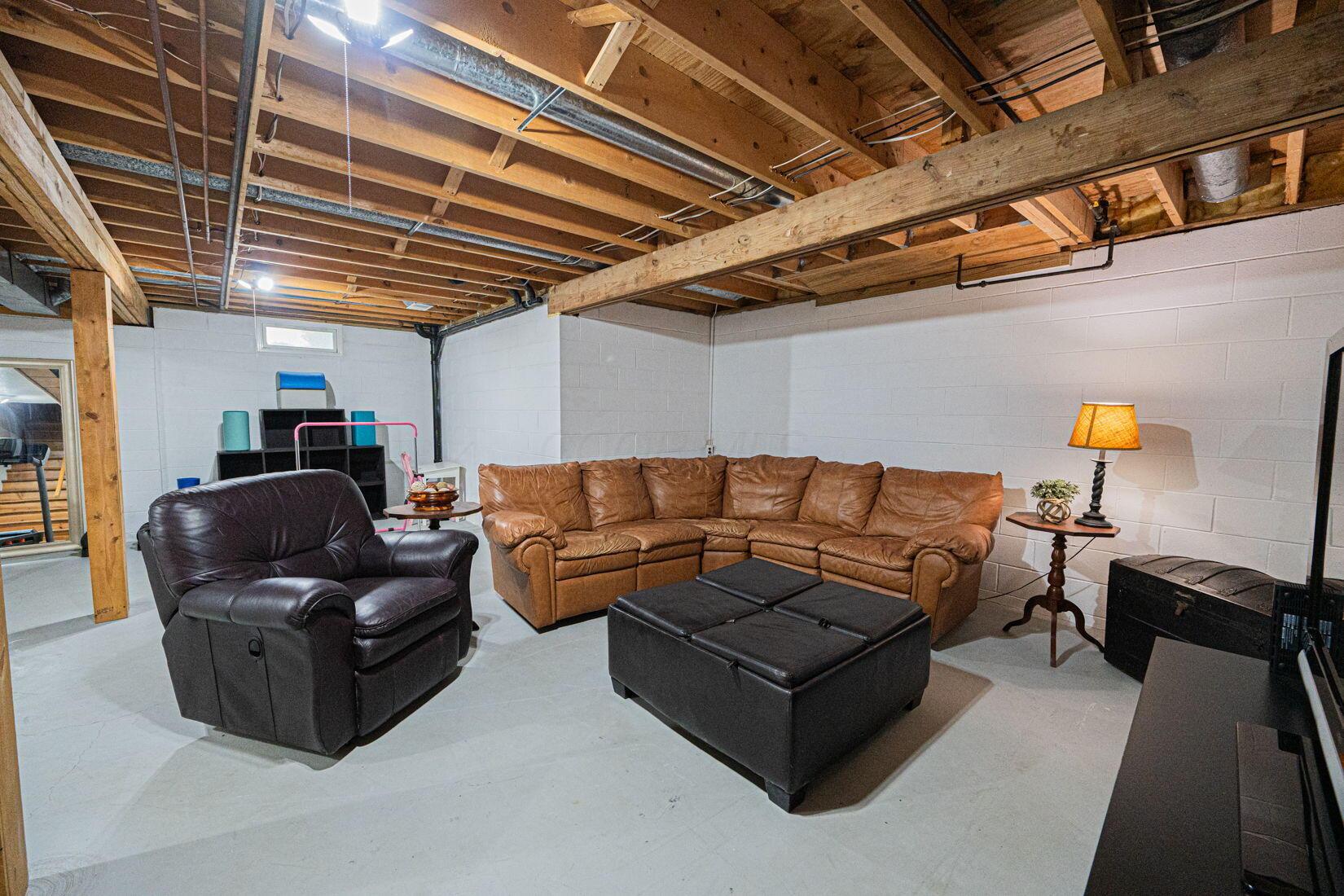 Grove City, Ohio 43123, United States, 4 Bedrooms Bedrooms, ,3 BathroomsBathrooms,Residential,Contingent,161330