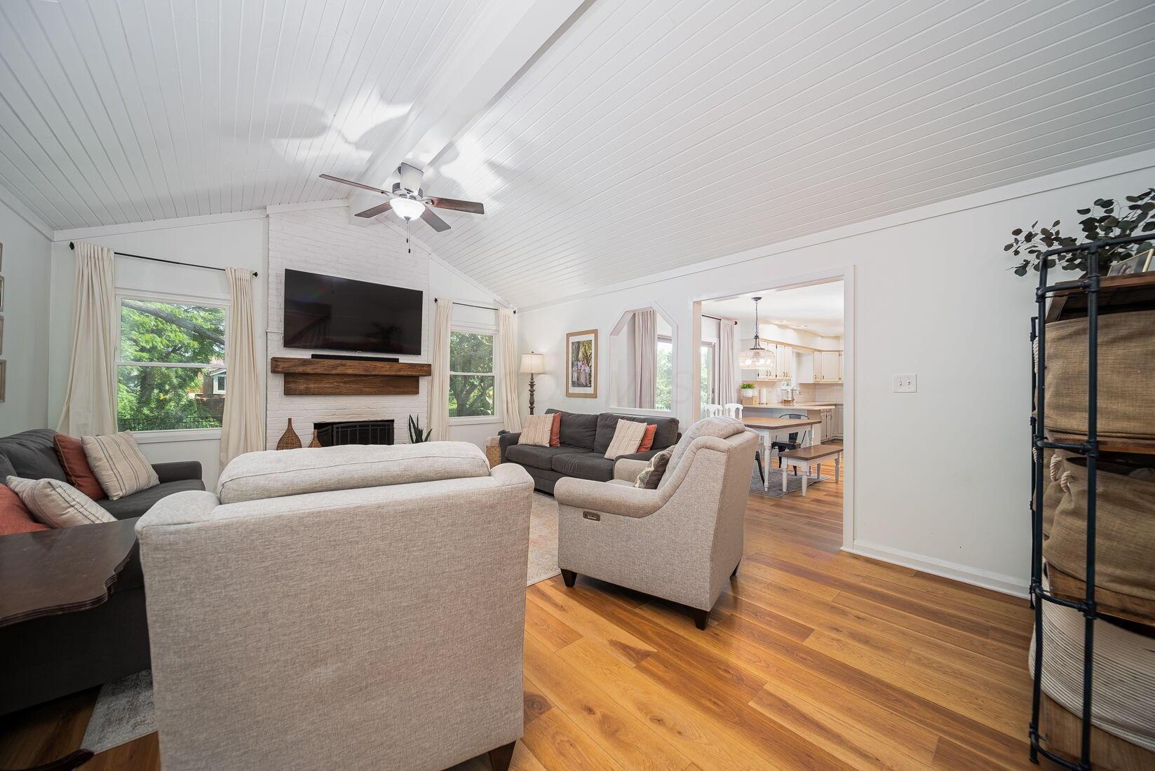 Grove City, Ohio 43123, United States, 4 Bedrooms Bedrooms, ,3 BathroomsBathrooms,Residential,Contingent,161330