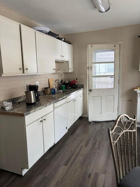 Photo of 2096 Colfax Avenue, Columbus, OH 43224 (MLS # 225044747)