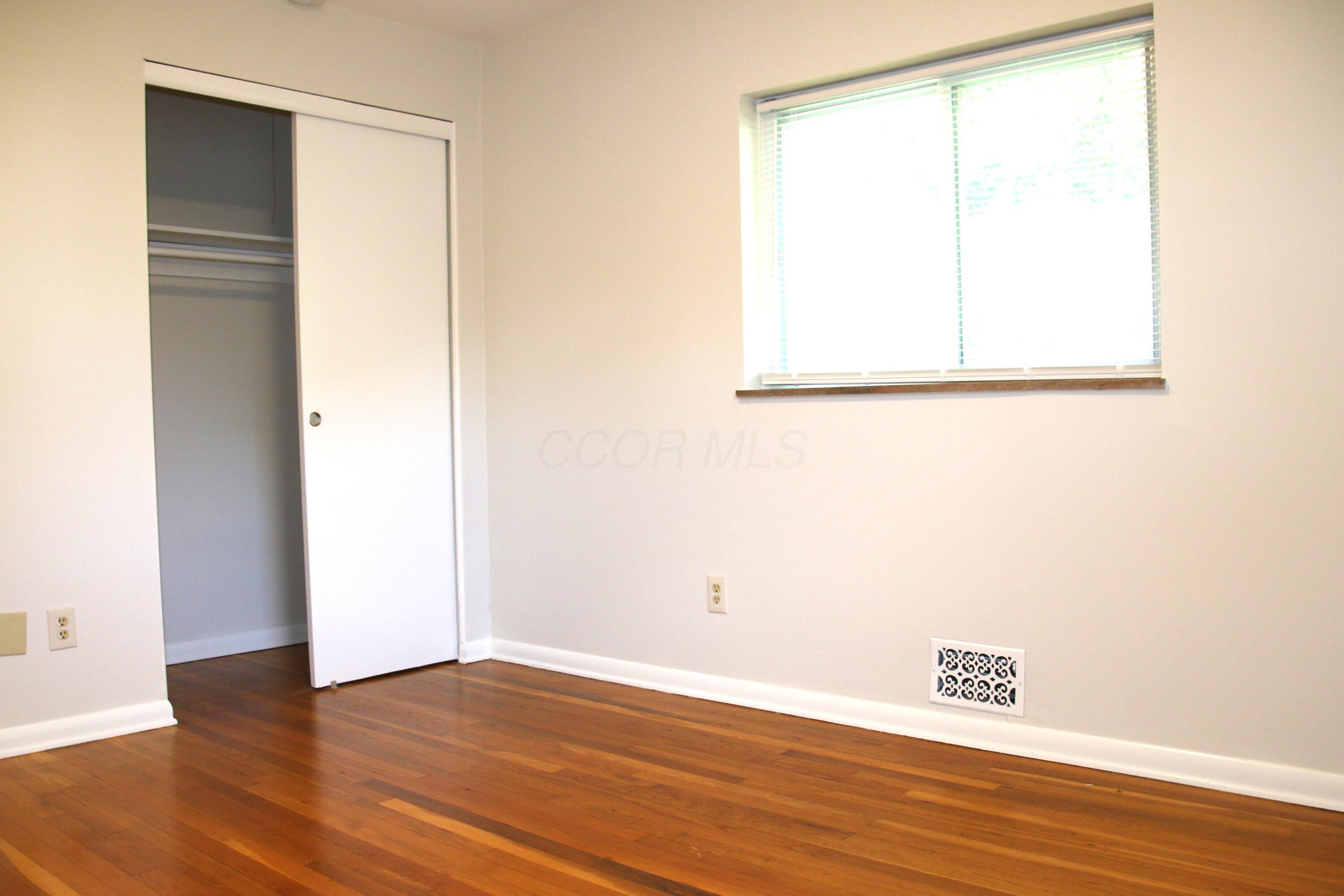 Columbus, Ohio 43220, United States, 2 Bedrooms Bedrooms, ,1 BathroomBathrooms,Residential,Active,97059