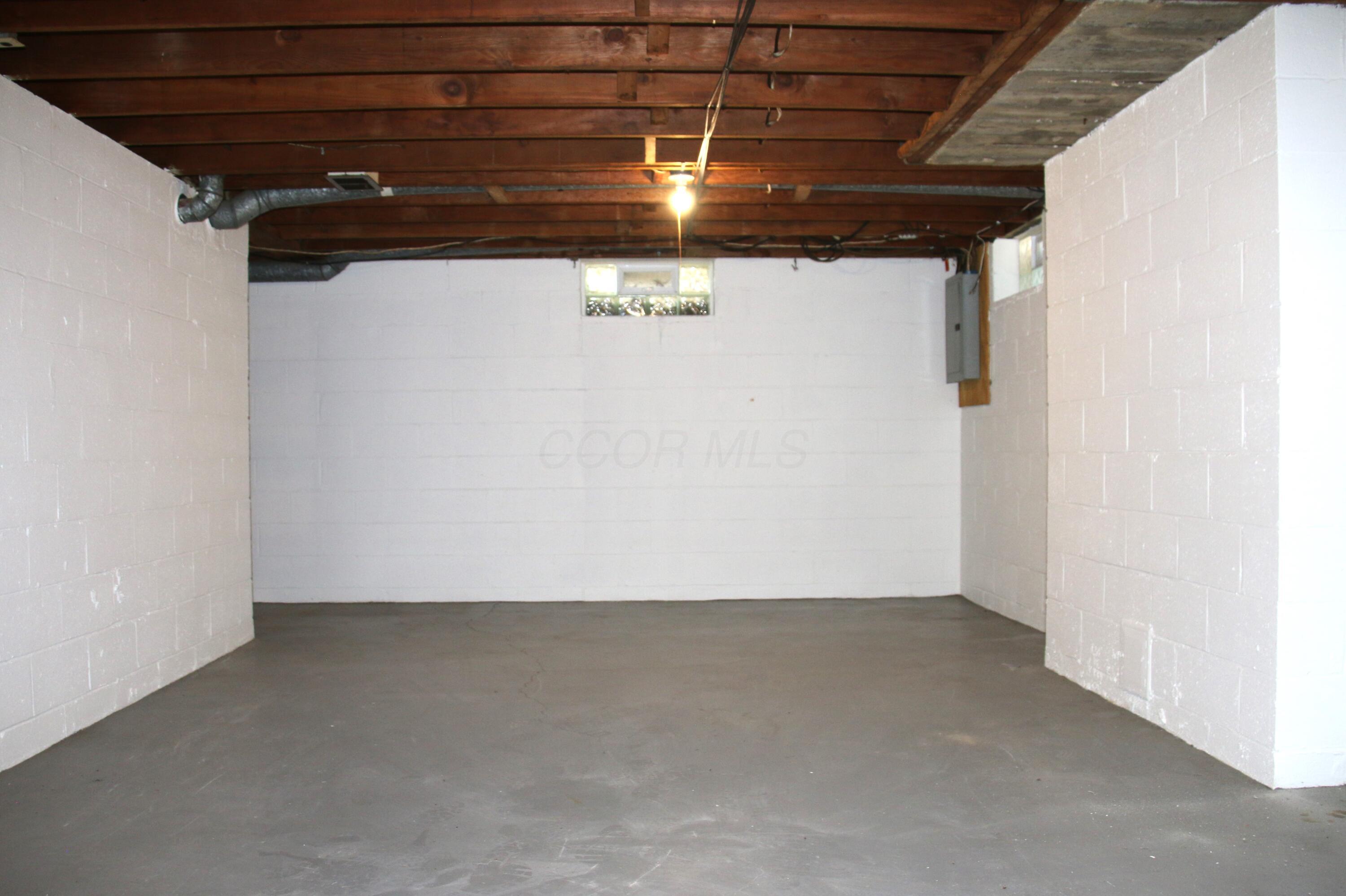 Columbus, Ohio 43220, United States, 2 Bedrooms Bedrooms, ,1 BathroomBathrooms,Residential,Active,97059