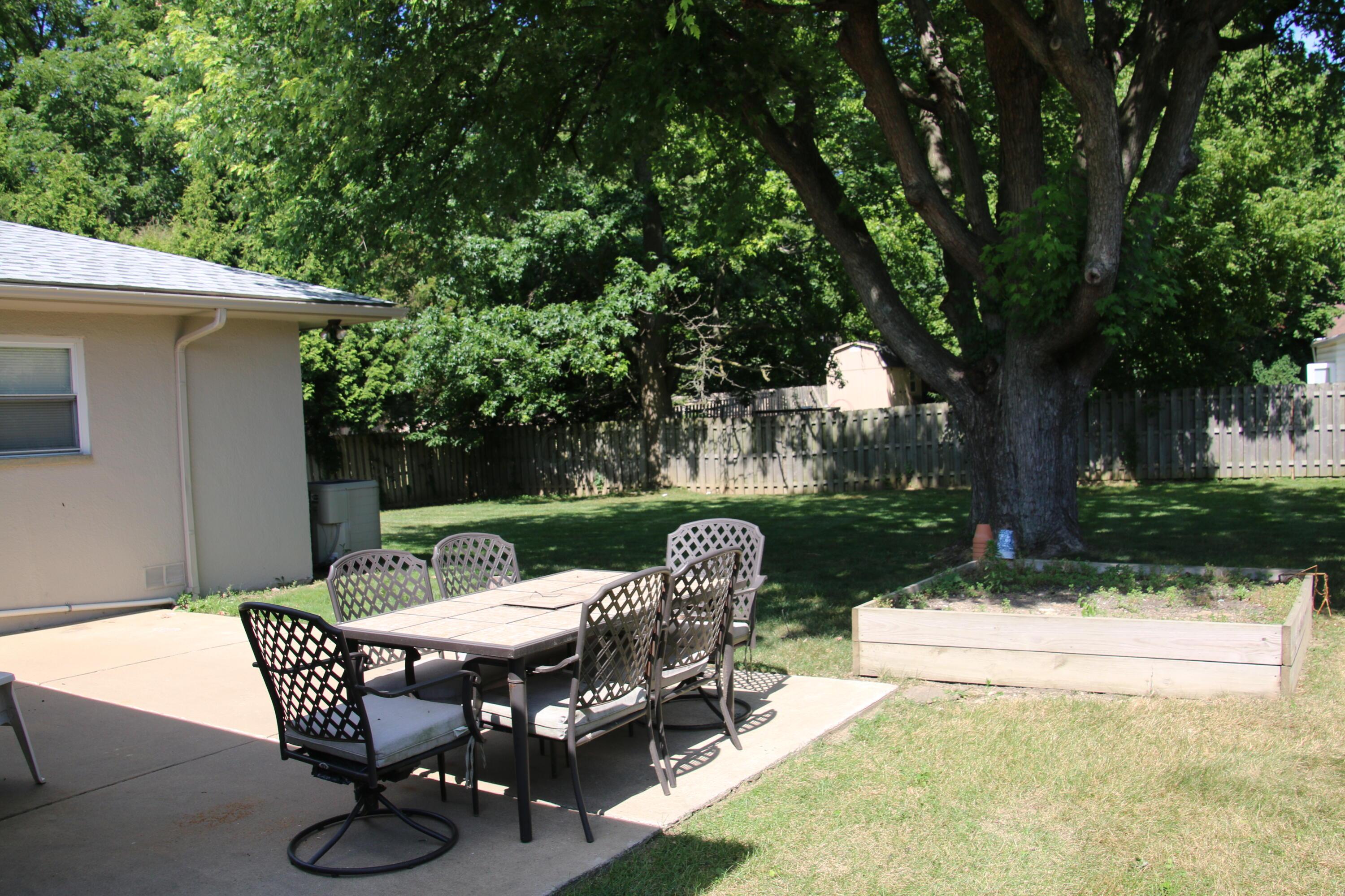 Columbus, Ohio 43220, United States, 2 Bedrooms Bedrooms, ,1 BathroomBathrooms,Residential,Active,97059