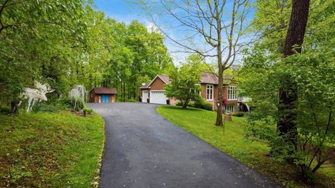 Photo of 6202 Goss Road, Sugar Grove, OH 43155 (MLS # 226014409)