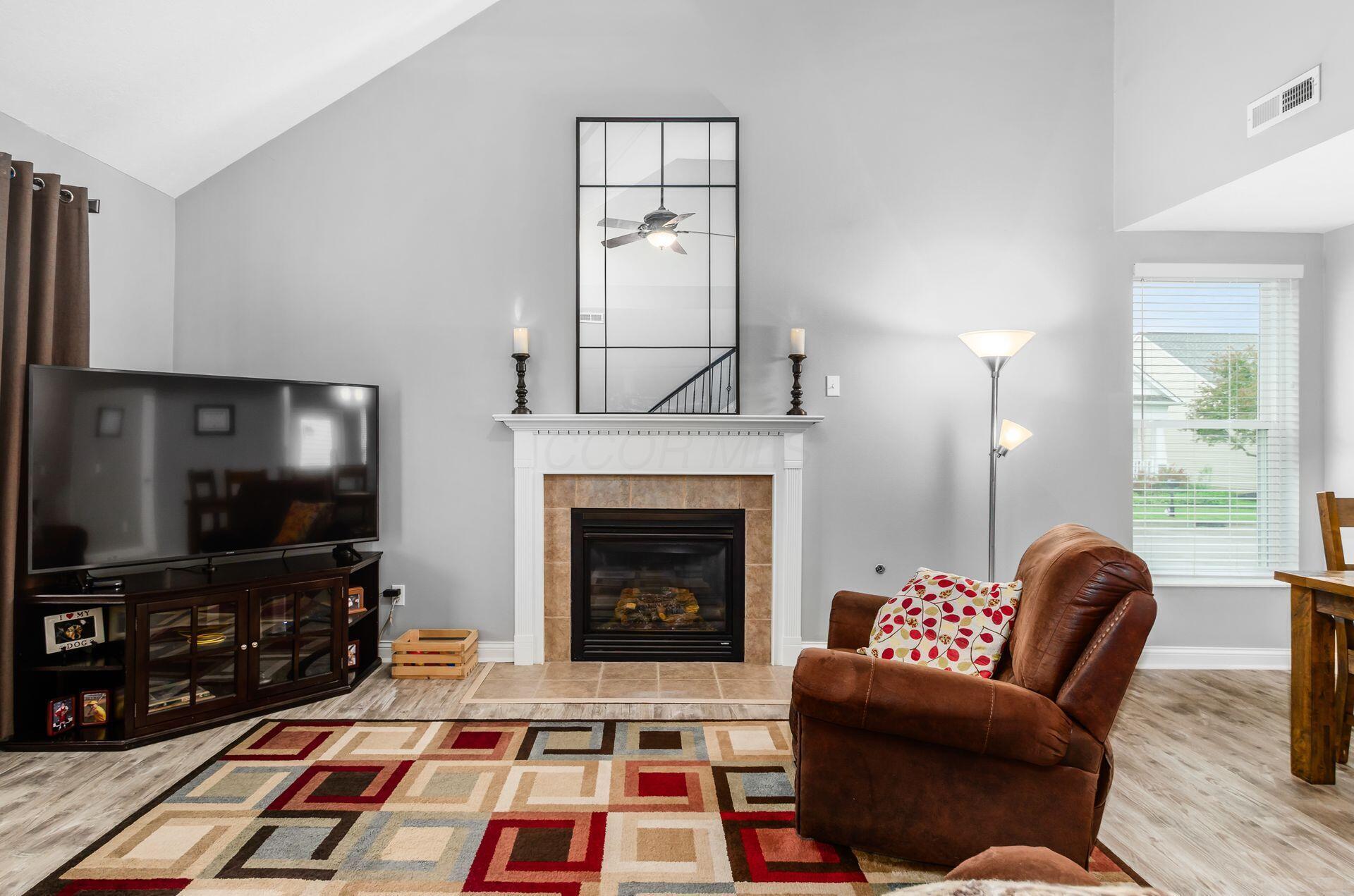 4703 Trumhall Drive, Grove City, Ohio image 7