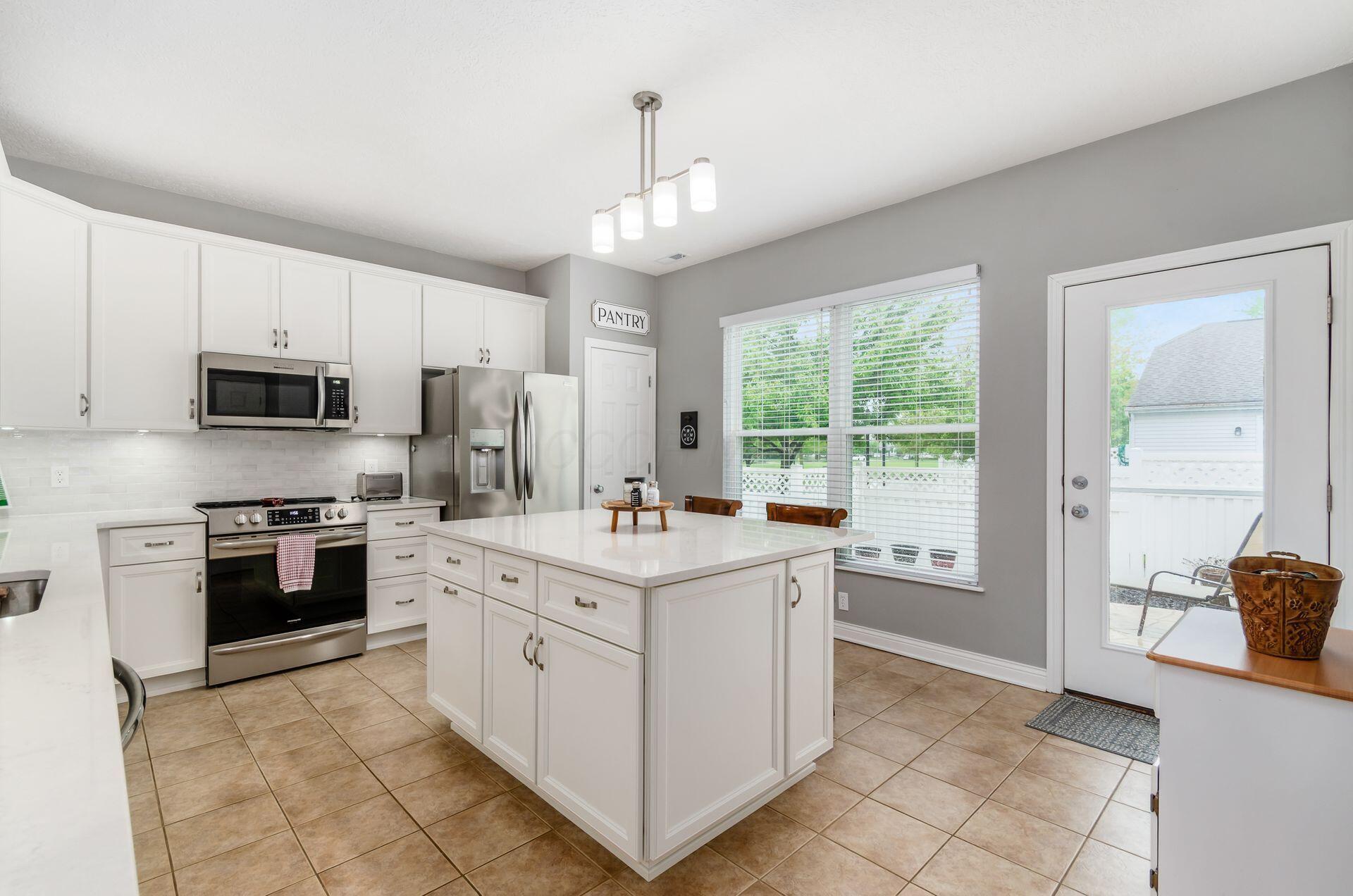 4703 Trumhall Drive, Grove City, Ohio image 12