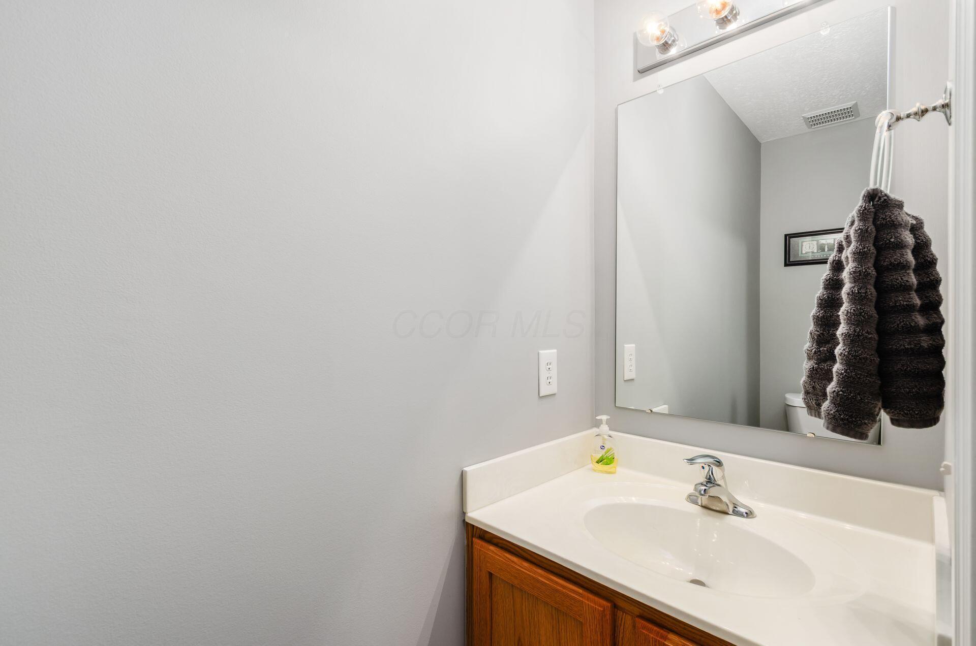 4703 Trumhall Drive, Grove City, Ohio image 20