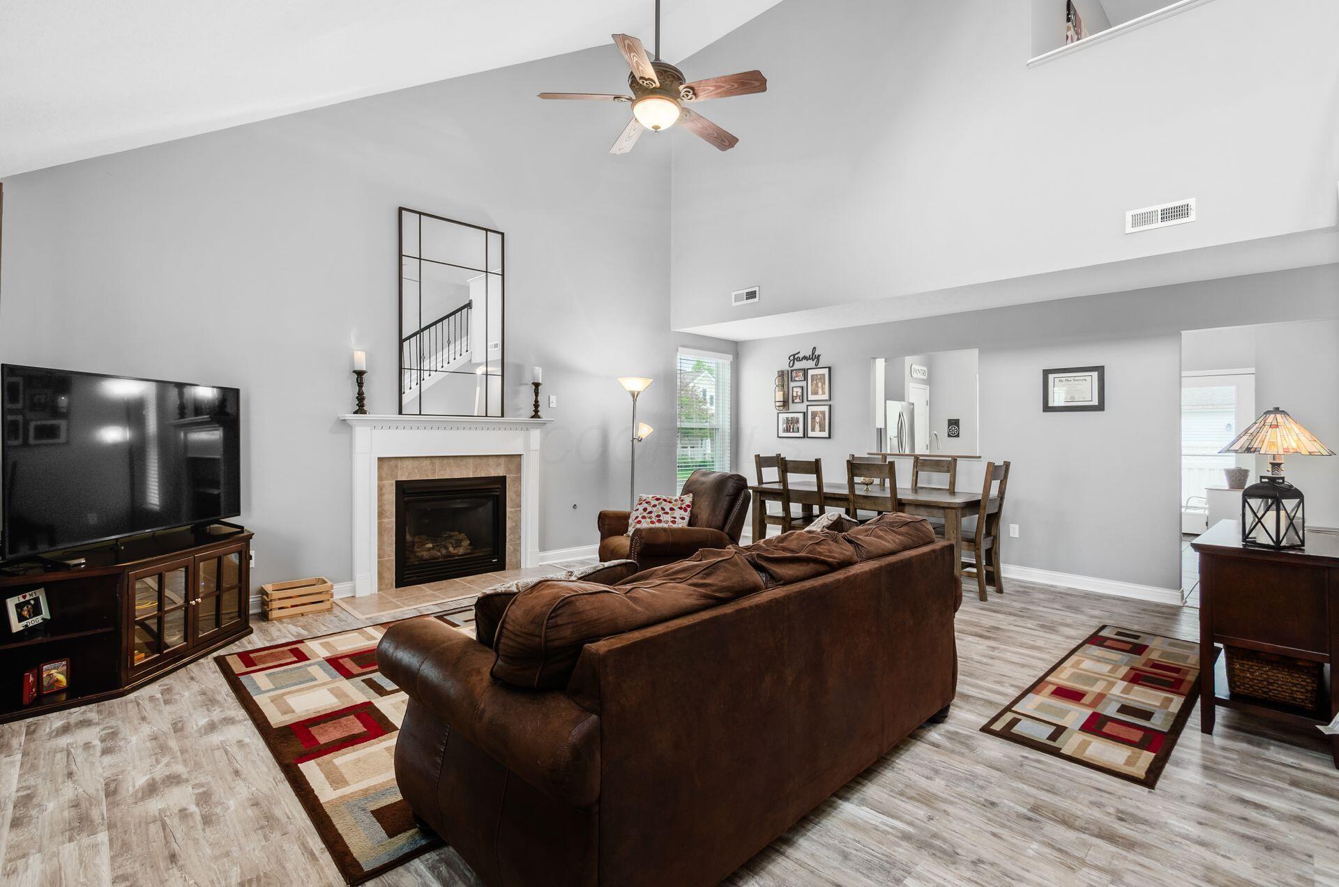 4703 Trumhall Drive, Grove City, Ohio image 6