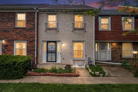 Condo For Sale - 2472 Hardesty Drive #U10<br/> Columbus, OH 43204