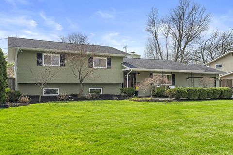 Photo of 2411 Sheringham Road, Upper Arlington, OH 43220 (MLS # 226009381)