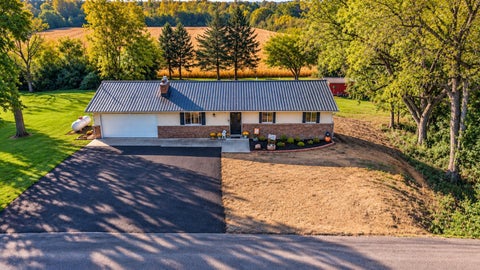 Photo of 4441 S Pitchin Road S, Springfield, OH 45502 (MLS # 226037398)